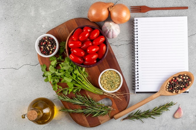 Kroki przygotowania potrawy na desce